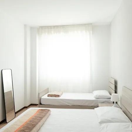 54 - Bilocale Fronte Con Terrazzo E Parcheggio * ליגננו סביאדורו