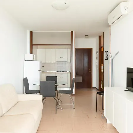 54 - Bilocale Fronte Con Terrazzo E Parcheggio 리그나노 사비아도로